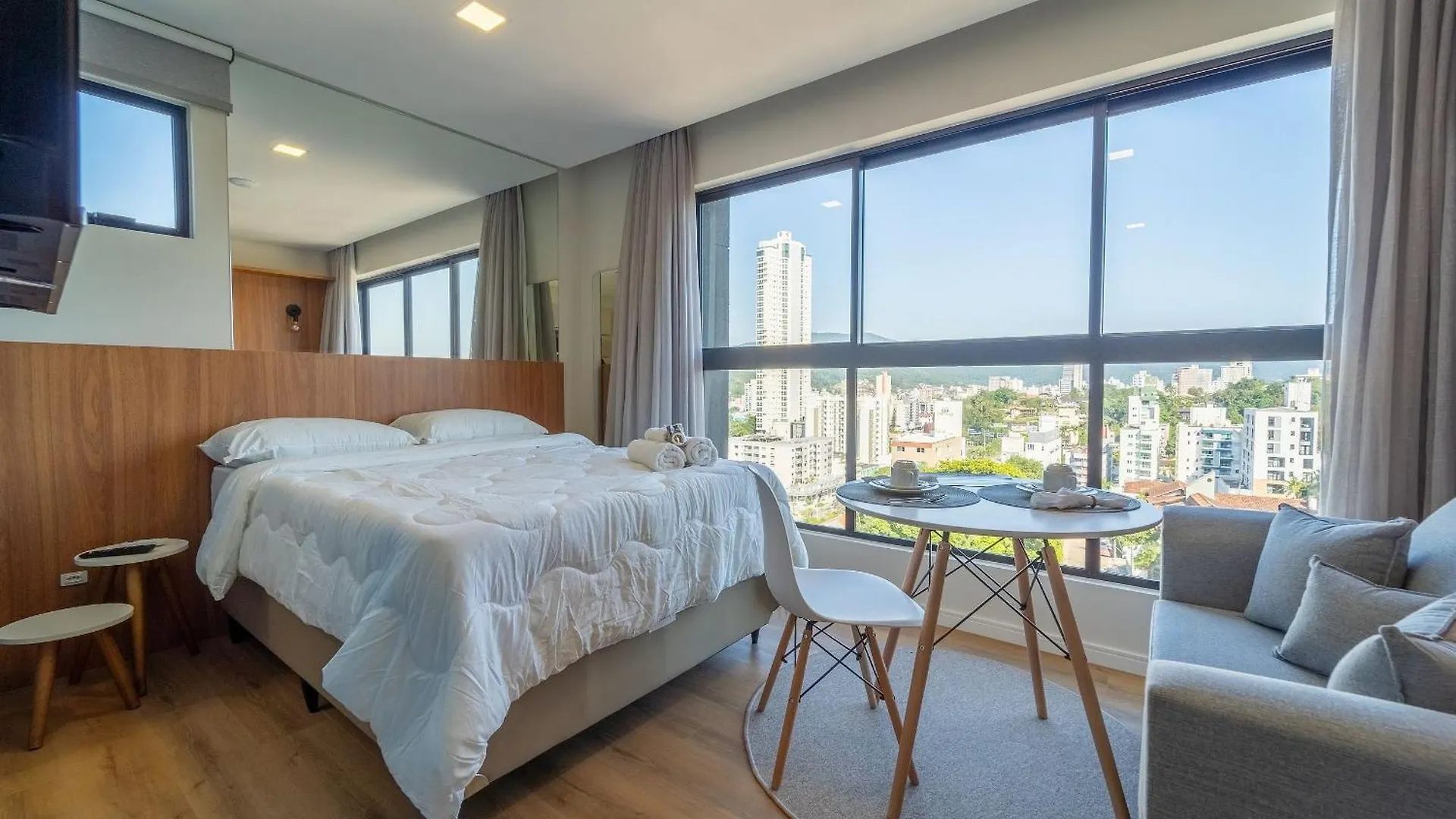 Edificio Up - Loft Proximo A Vila Germanica E Furb Com Vaga. 布卢梅瑙 0*,  巴西